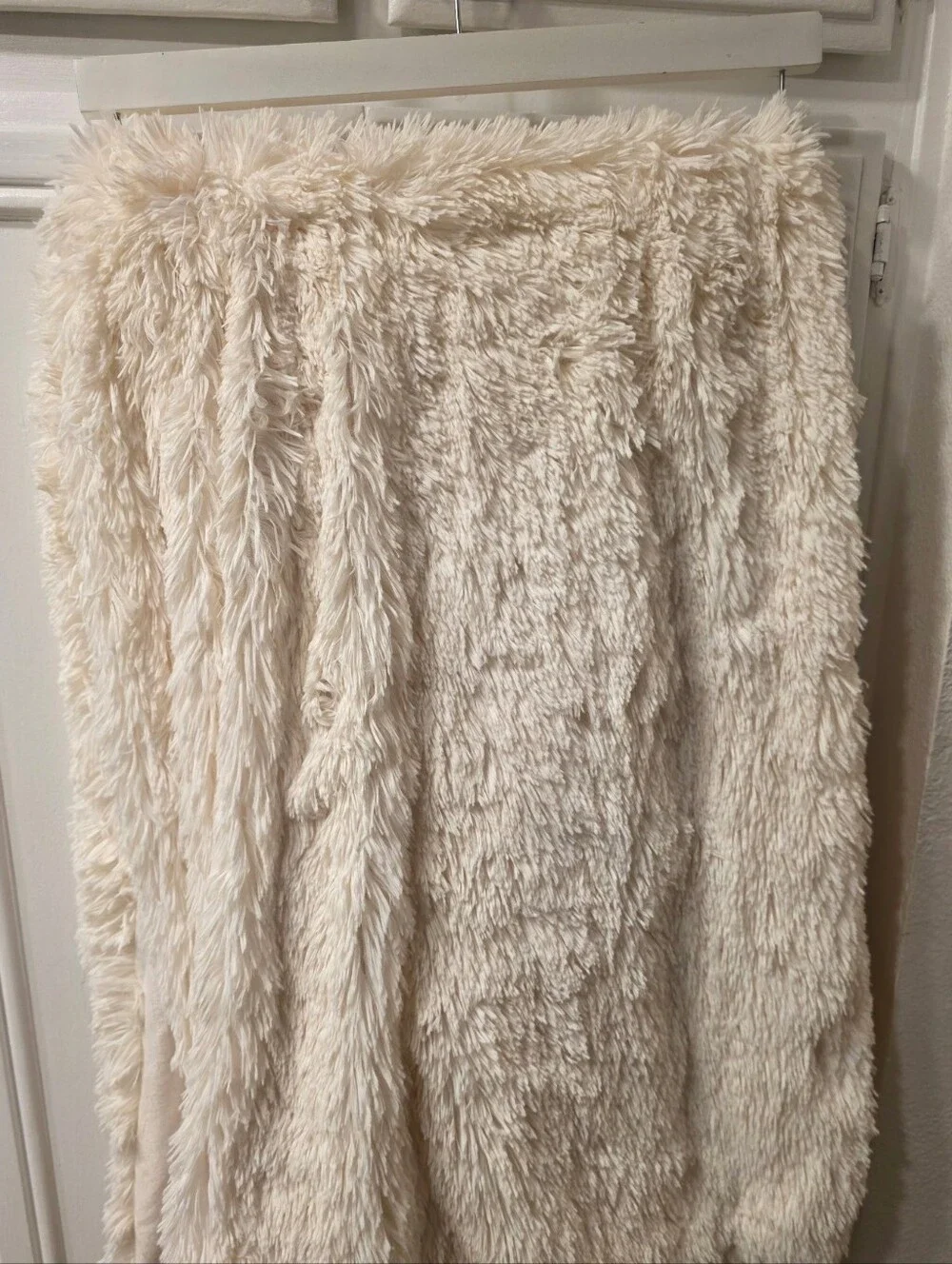NWT ~ Celebrity Home Faux Fur Throw Blanket - Ivory